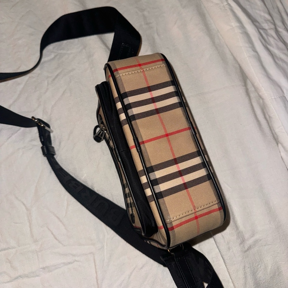 Burberry Tan and Black Camera Bag - Picture 2 of 11